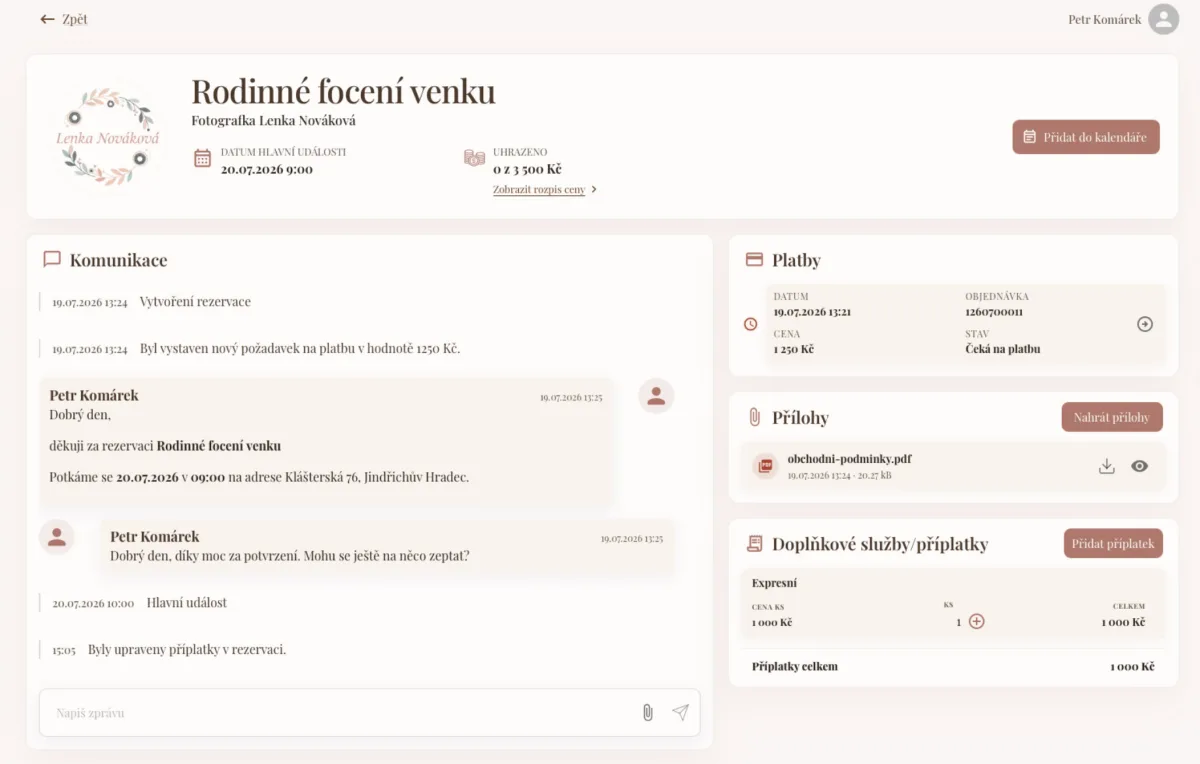 Detail rezervace s komunikací, platbami a přílohami